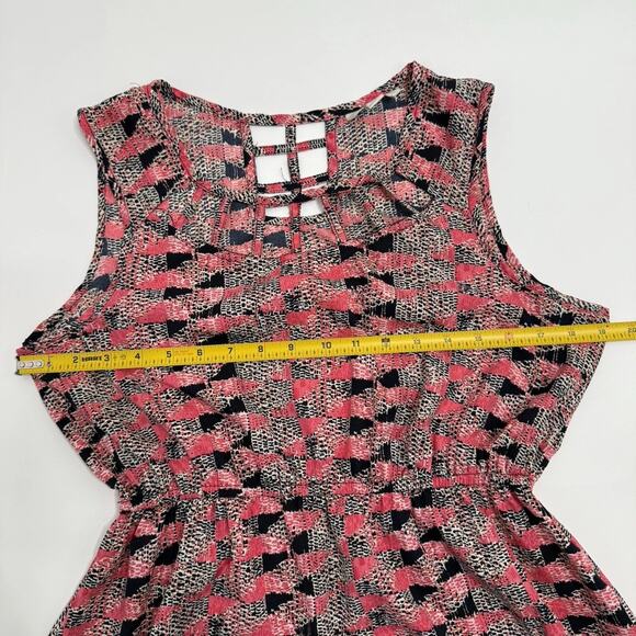 Bloom Brand Dress Sleeveless Geometric Size M Pink Lightweight Cutouts Elastic - Picture 5 of 9